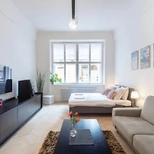 Luxury Apartment On Old Town Square Apartamento